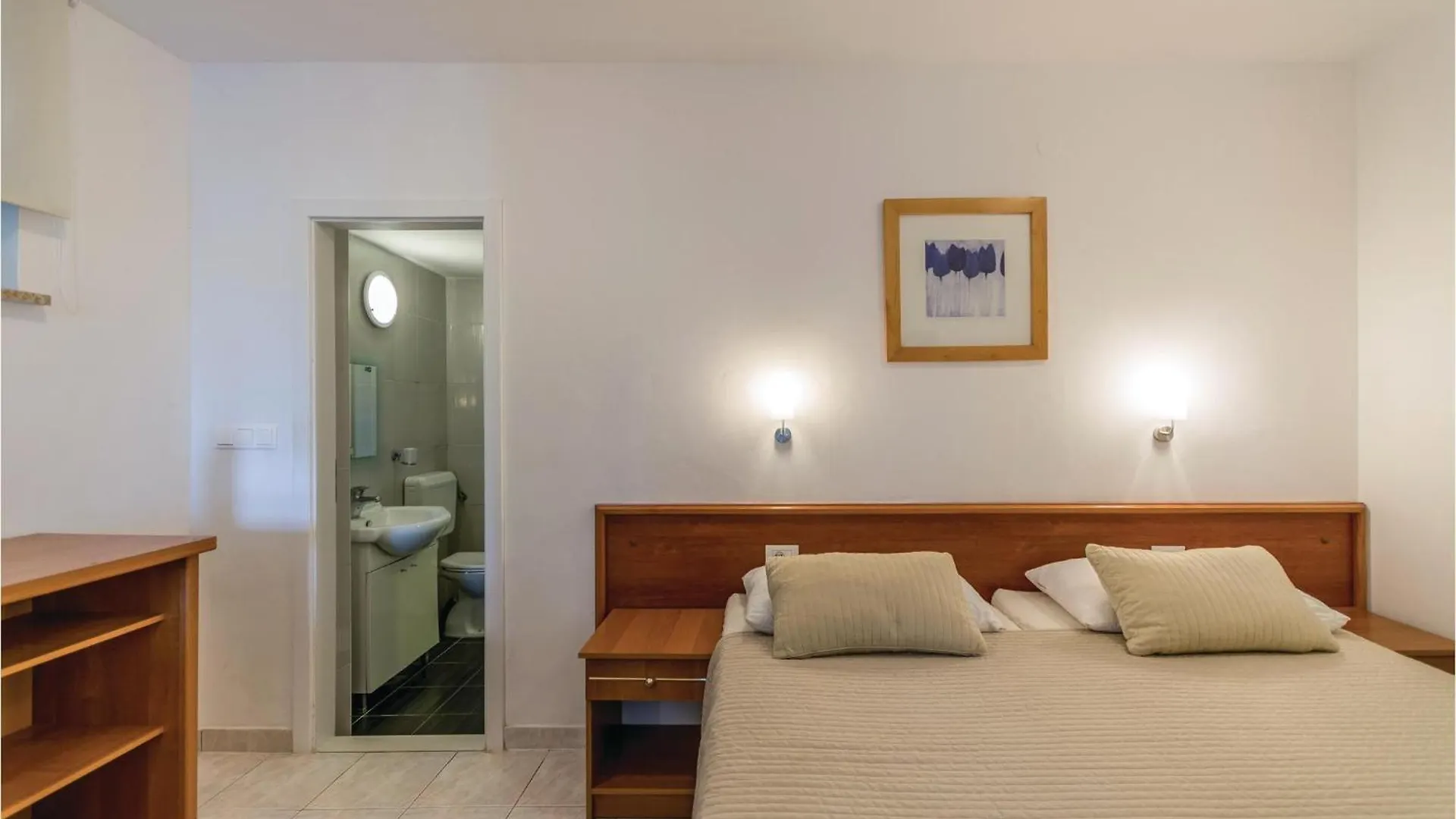 Cozy Apartment In Pula With Kitchen