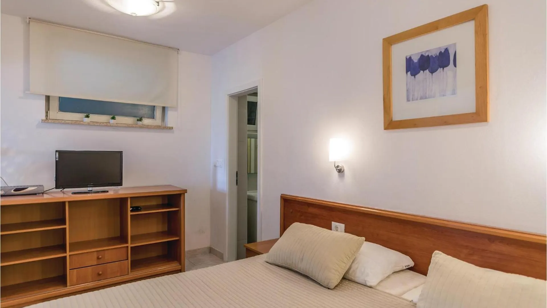 Cozy Apartment In Pula With Kitchen